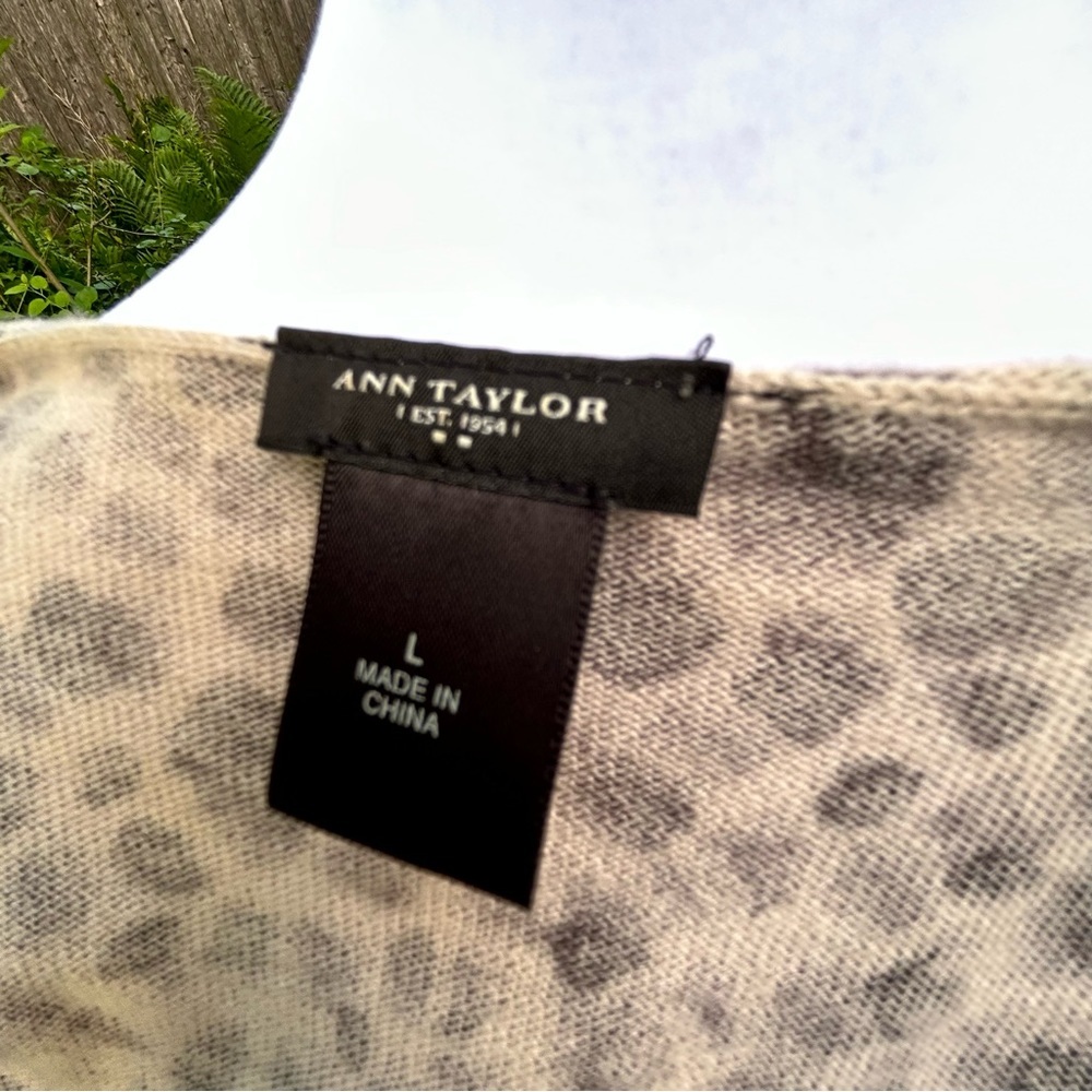 ANN TAYLOR animal print lightweight cardigan- Size L - Picture 2 of 4